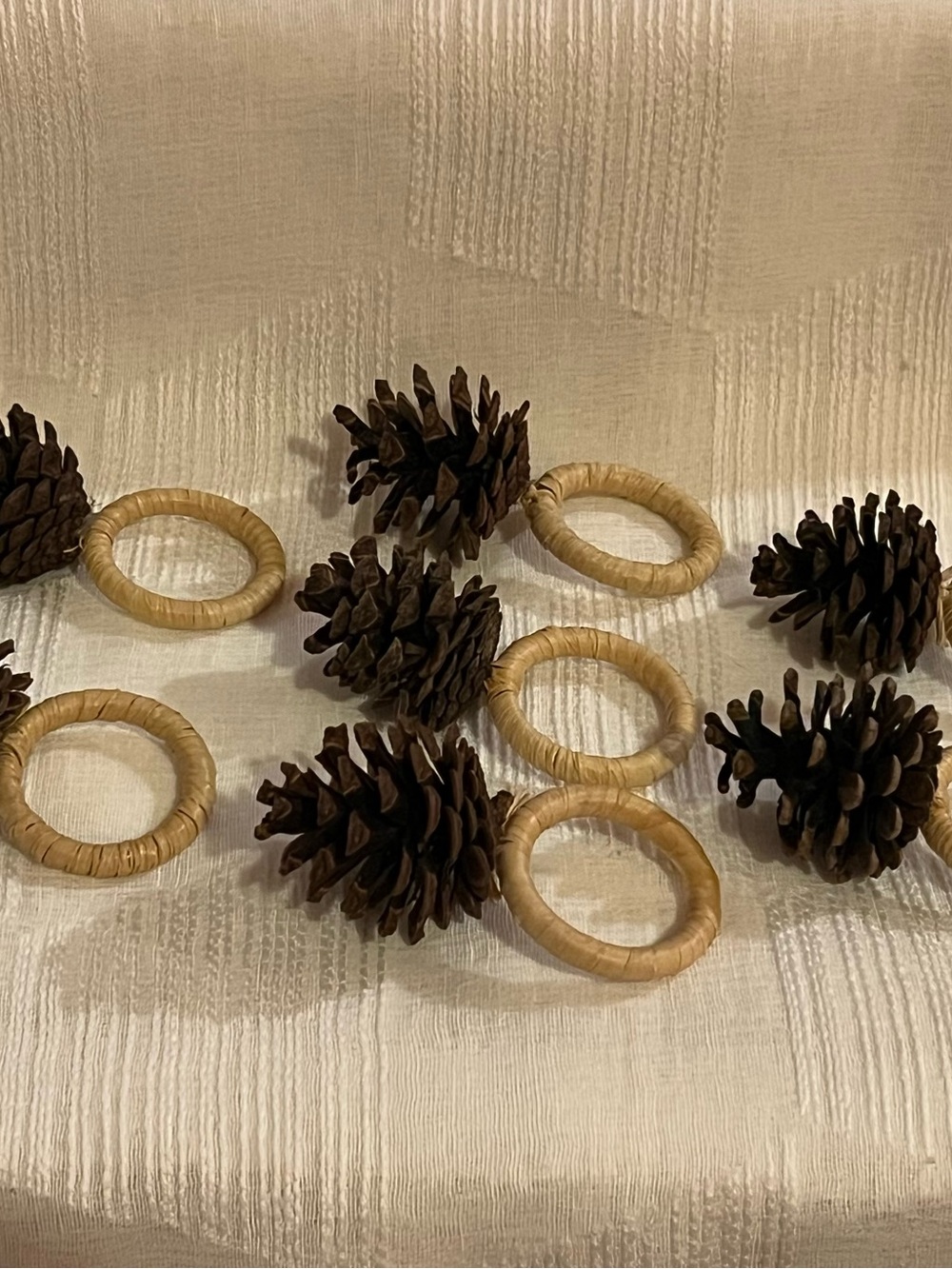7 Natural Pinecone Napkin Rings Set - Brown & Tan